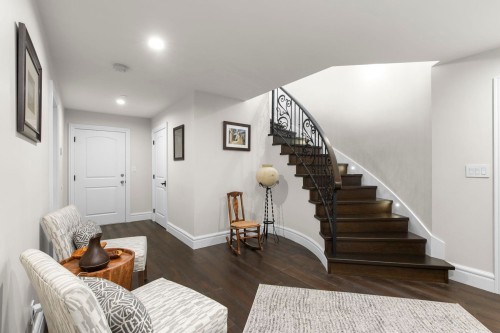 1198 Ottaburn Road, West Vancouver, BC 