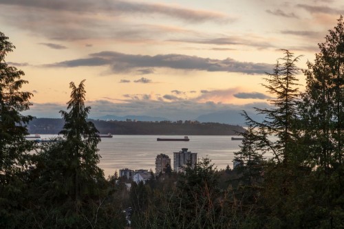 1198 Ottaburn Road, West Vancouver, BC 