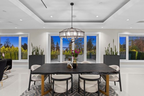 1198 Ottaburn Road, West Vancouver, BC 