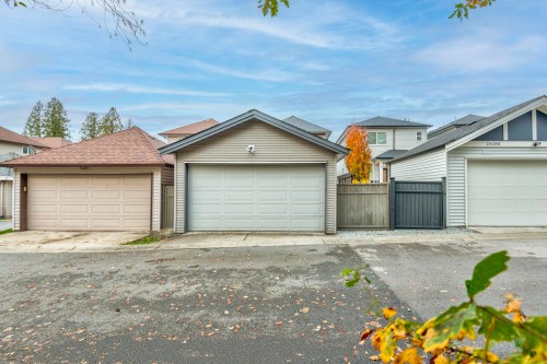 24284 101A Avenue, Maple Ridge, BC 