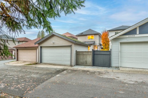 24284 101A Avenue, Maple Ridge, BC 