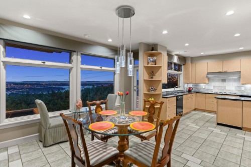 1128 Crestline Road, West Vancouver, BC 