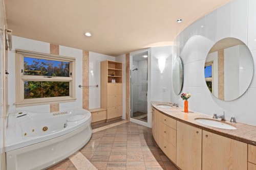 1128 Crestline Road, West Vancouver, BC 