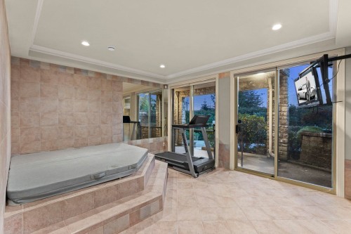 1128 Crestline Road, West Vancouver, BC 