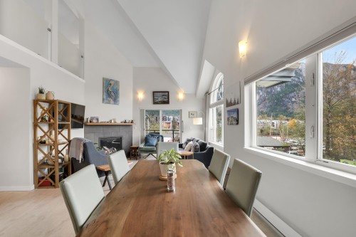 301-1466 Pemberton Avenue, Squamish, BC 