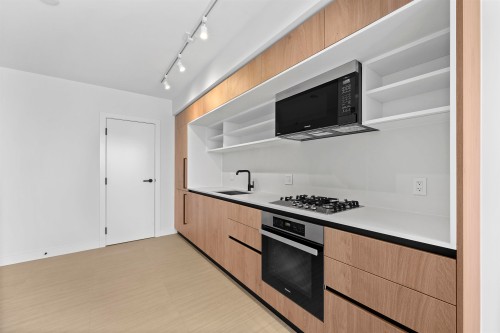 1402-5058 Joyce Street, Vancouver, BC 