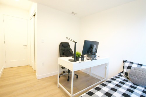 202-381 Clayton Street, Coquitlam, BC 