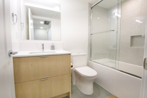 202-381 Clayton Street, Coquitlam, BC 