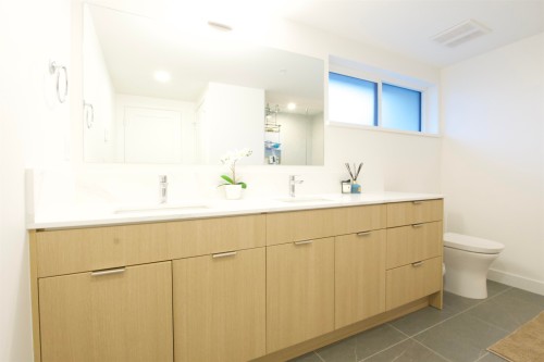 202-381 Clayton Street, Coquitlam, BC 