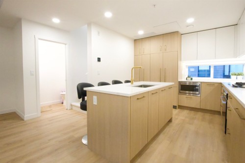 202-381 Clayton Street, Coquitlam, BC 