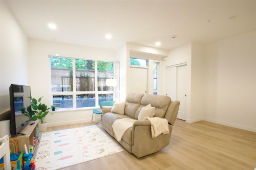 202-381 Clayton Street, Coquitlam, BC 