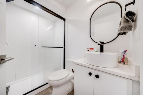 227 57Th Avenue E, Vancouver, BC 