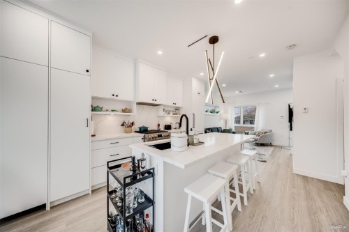 227 57Th Avenue E, Vancouver, BC 