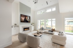 615 Nicola Avenue  Coquitlam, BC V3J 7W8