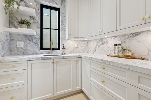 811 Madison Avenue, Burnaby, BC 