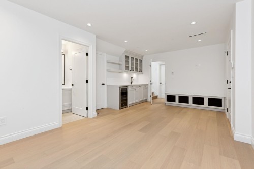 811 Madison Avenue, Burnaby, BC 