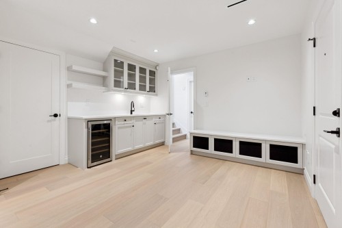 811 Madison Avenue, Burnaby, BC 