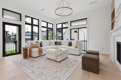 811 Madison Avenue, Burnaby, BC 