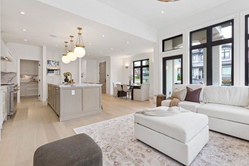 811 Madison Avenue, Burnaby, BC 