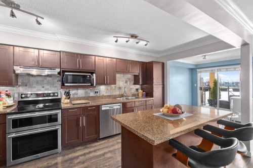 312-6 Renaissance Square, New Westminster, BC 