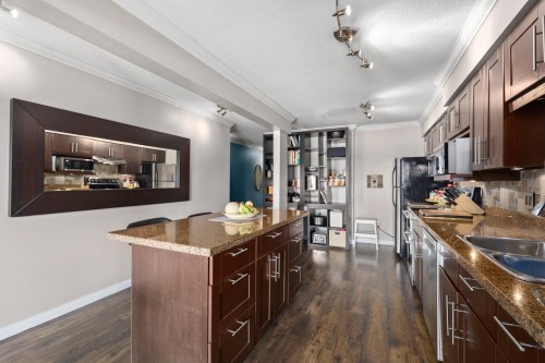 312-6 Renaissance Square, New Westminster, BC 