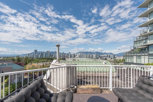 208-788 8Th Avenue W, Vancouver, BC 