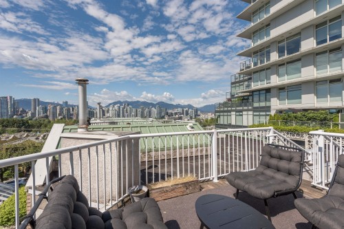 208-788 8Th Avenue W, Vancouver, BC 
