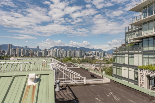 208-788 8Th Avenue W, Vancouver, BC 