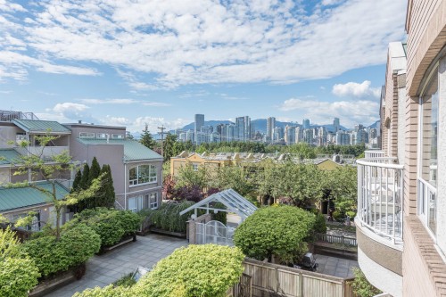 208-788 8Th Avenue W, Vancouver, BC 