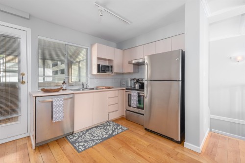 208-788 8Th Avenue W, Vancouver, BC 