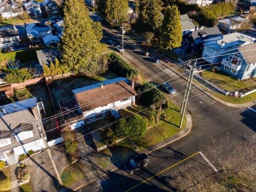 780 16Th Street E, North Vancouver, BC 