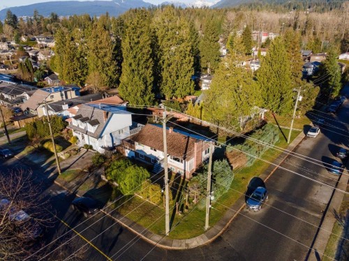 780 16Th Street E, North Vancouver, BC 