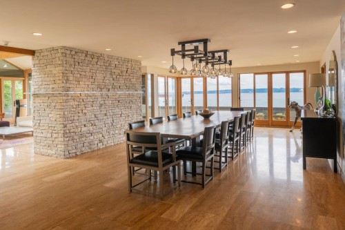 4036 Marine Drive, West Vancouver, BC 