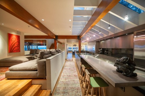 4036 Marine Drive, West Vancouver, BC 