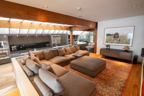 4036 Marine Drive, West Vancouver, BC 