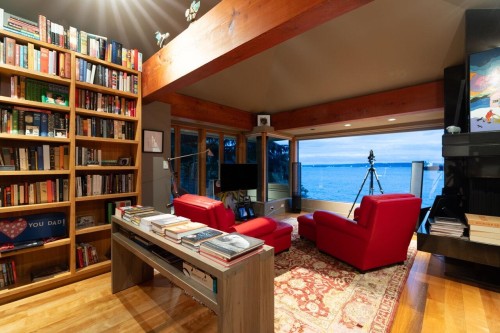 4036 Marine Drive, West Vancouver, BC 