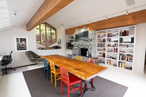 4036 Marine Drive, West Vancouver, BC 