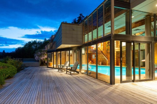 4036 Marine Drive, West Vancouver, BC 