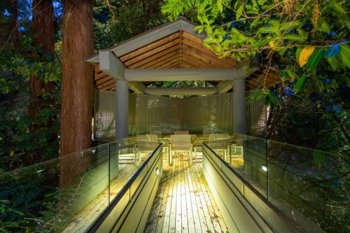 4036 Marine Drive, West Vancouver, BC 