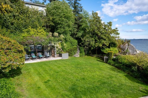 4036 Marine Drive, West Vancouver, BC 