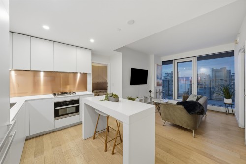 2506-1480 Howe Street  Vancouver, BC V6Z 0G5