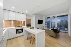 2506-1480 Howe Street  Vancouver, BC V6Z 0G5