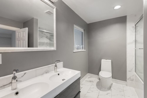 271 Montroyal Boulevard, North Vancouver, BC 