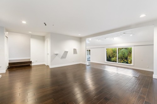 271 Montroyal Boulevard, North Vancouver, BC 