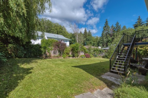 5833 Heron Place, Sechelt, BC 