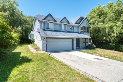 5833 Heron Place, Sechelt, BC 