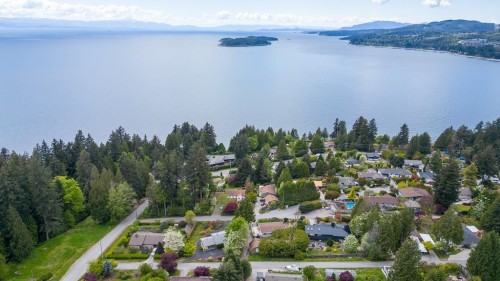 5112 Pam Road, Sechelt, BC 