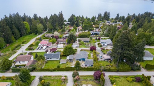 5112 Pam Road, Sechelt, BC 