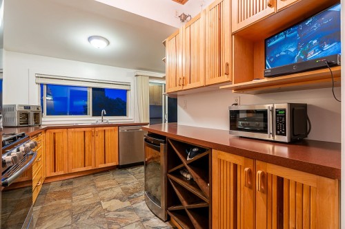 1408 Edinburgh Street, New Westminster, BC 