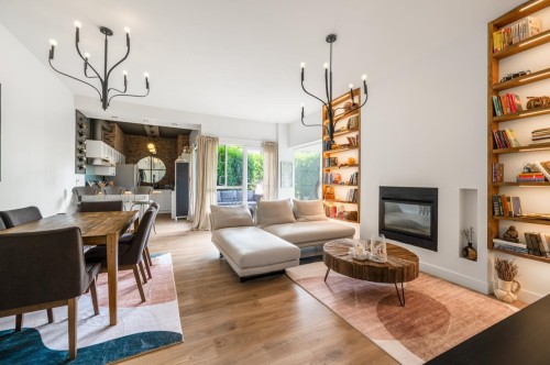 102-410 Carnarvon Street  New Westminster, BC V3L 5N9